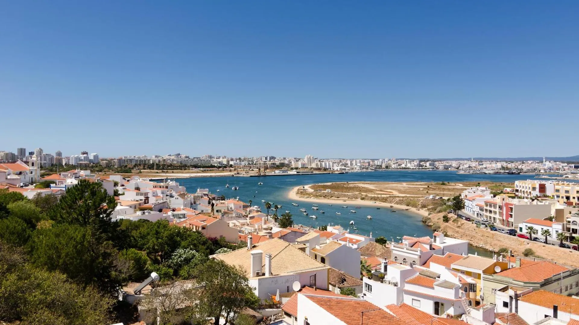 One2Seven Aparthotel Ferragudo